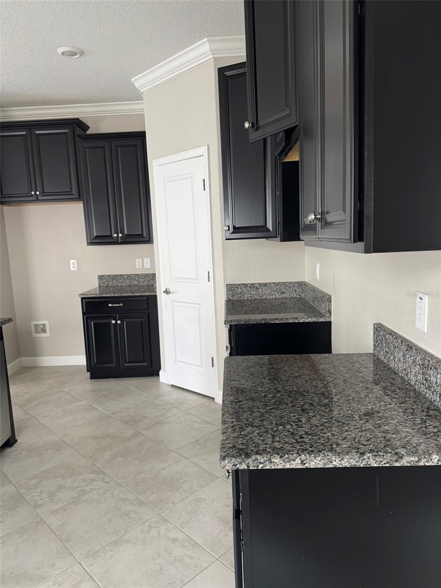 3622 PINE RIBBON DR — photo 8