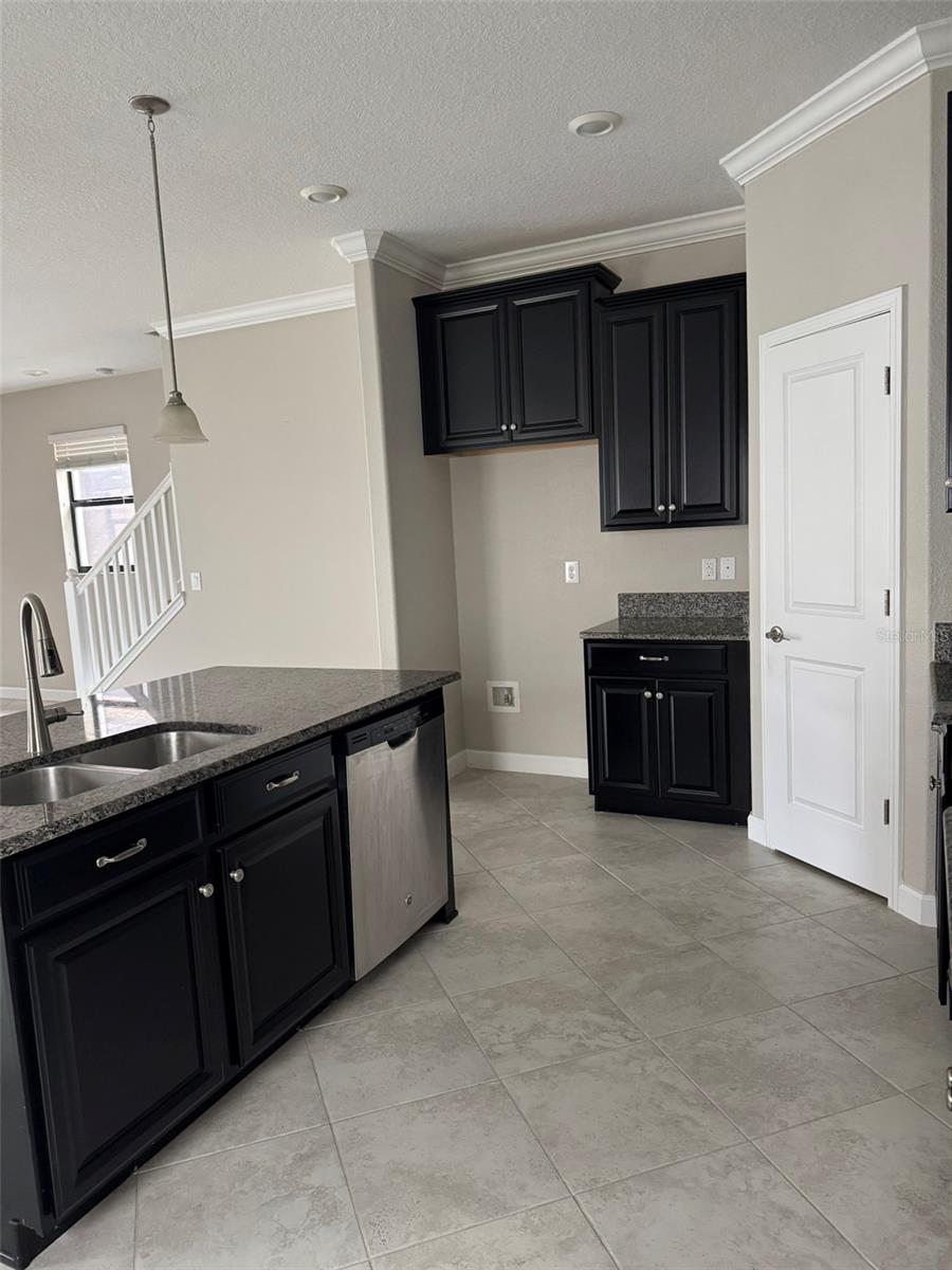 3622 PINE RIBBON DR — photo 9