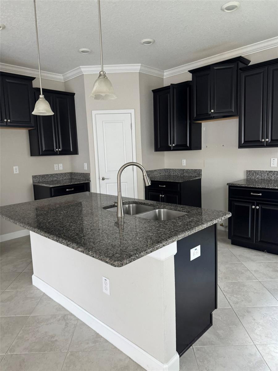 3622 PINE RIBBON DR — photo 10