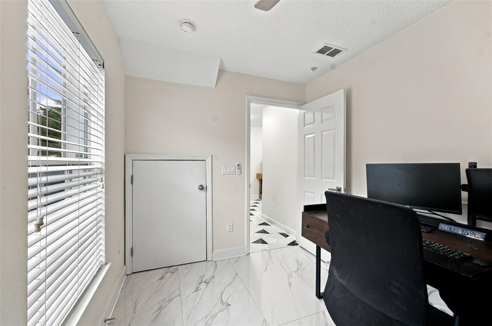 3111 W DE LEON ST #9 — photo 33