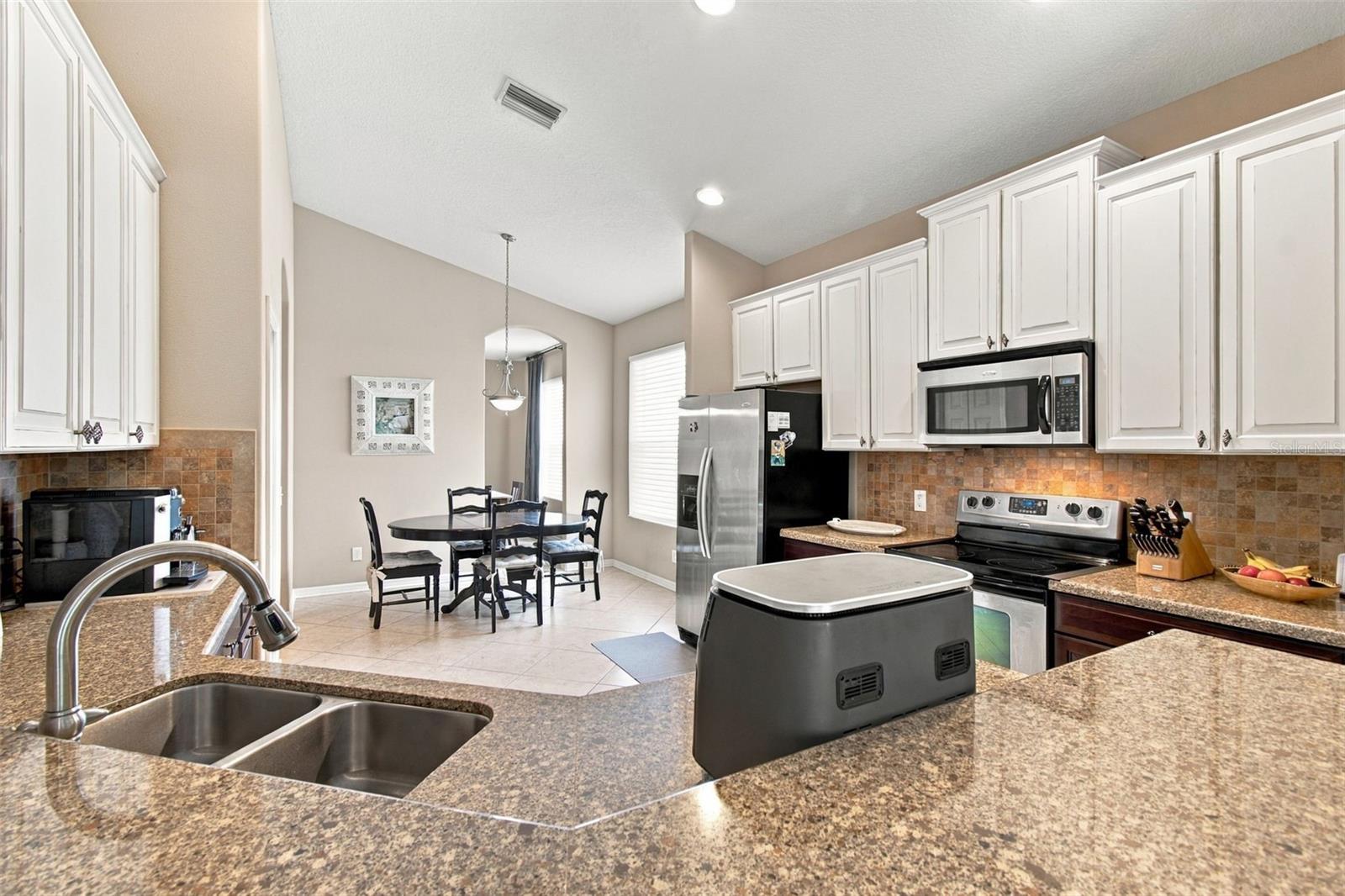 11009 ROCKLEDGE VIEW DR — photo 12