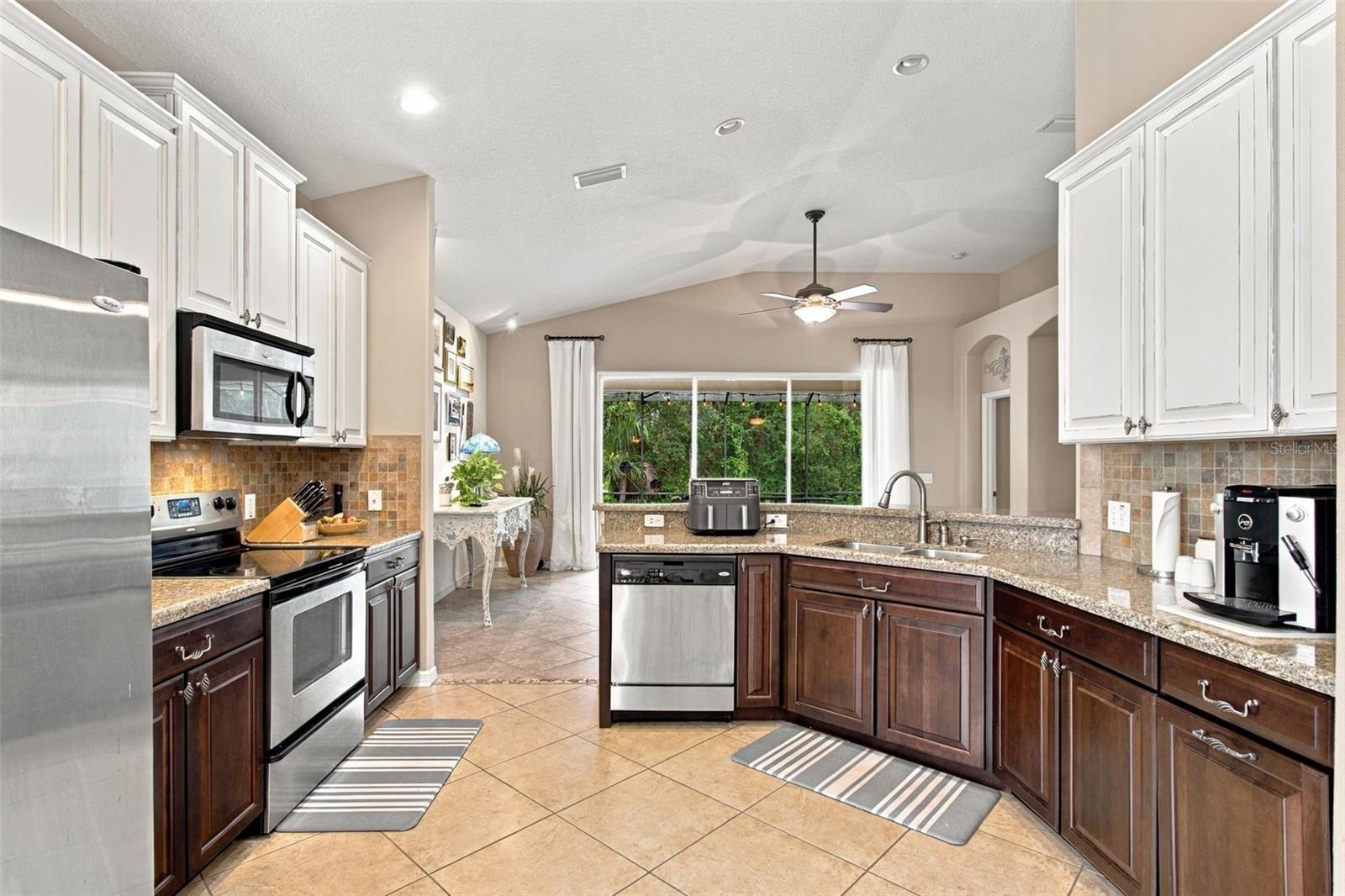 11009 ROCKLEDGE VIEW DR — photo 8