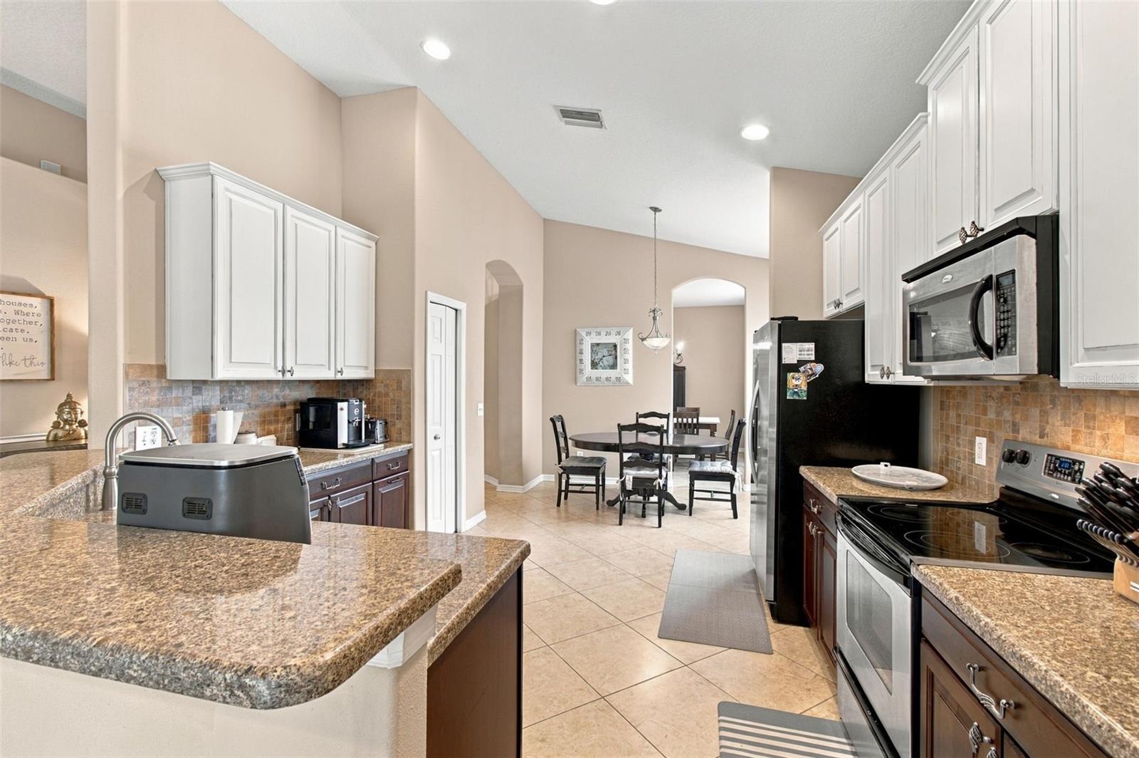 11009 ROCKLEDGE VIEW DR — photo 10