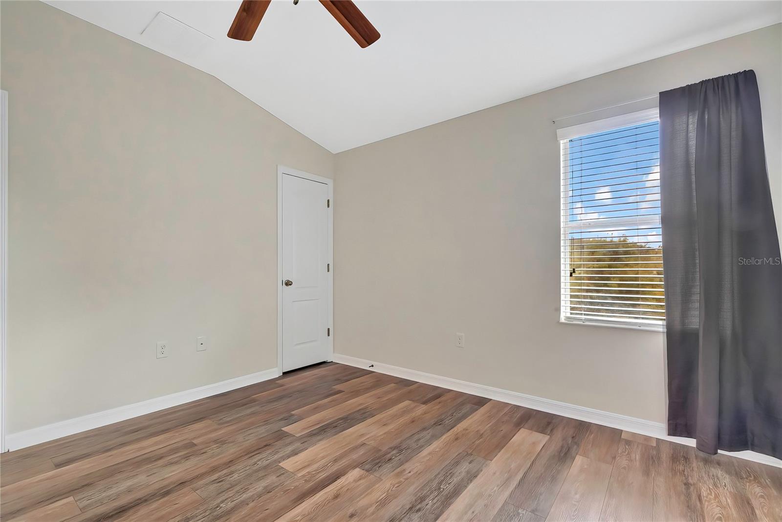 15842 STABLE RUN DR — photo 23