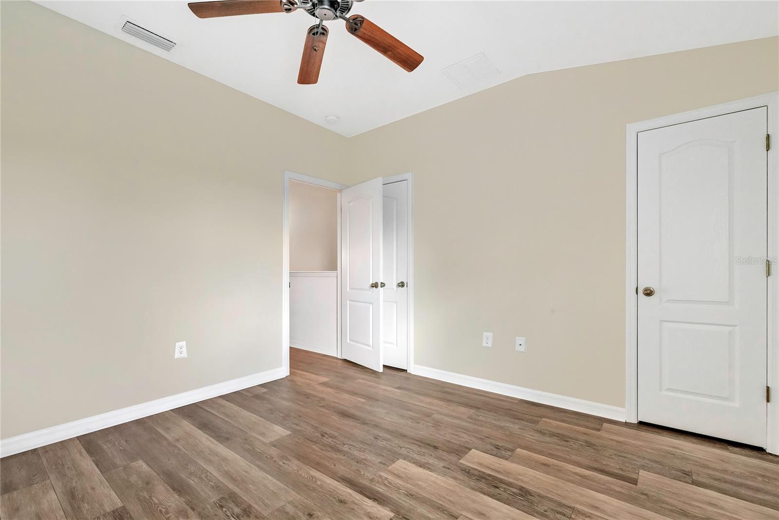 15842 STABLE RUN DR — photo 24