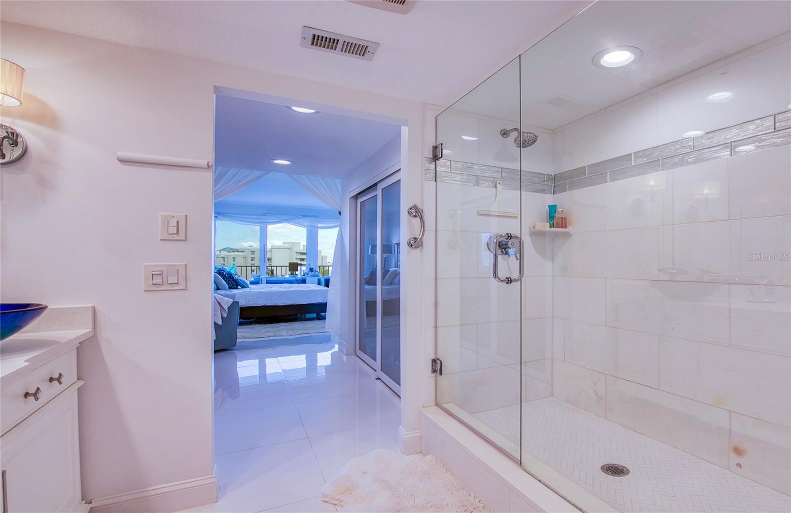 8 BELLEVIEW BLVD #702 — photo 37