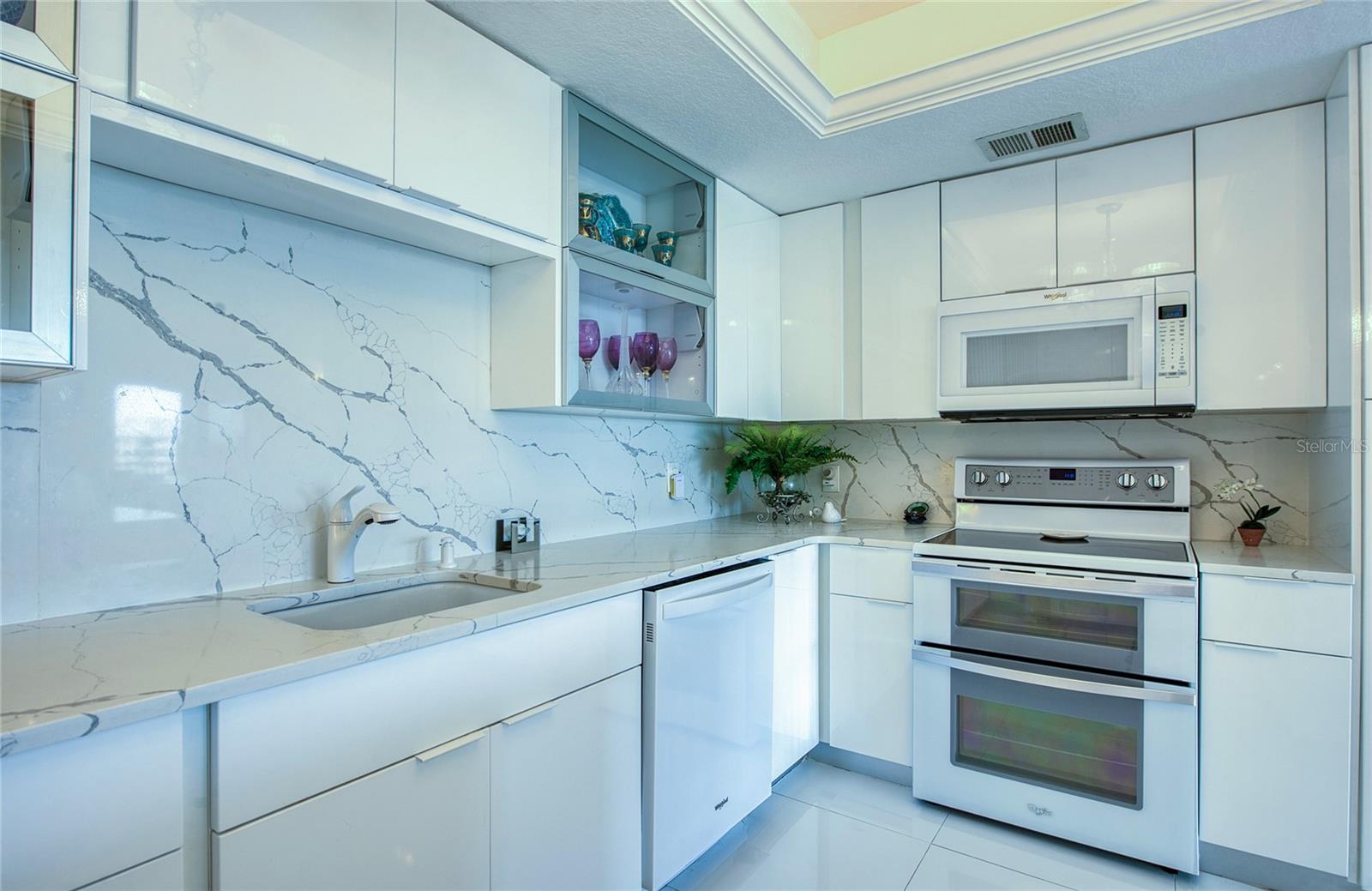 8 BELLEVIEW BLVD #702 — photo 12