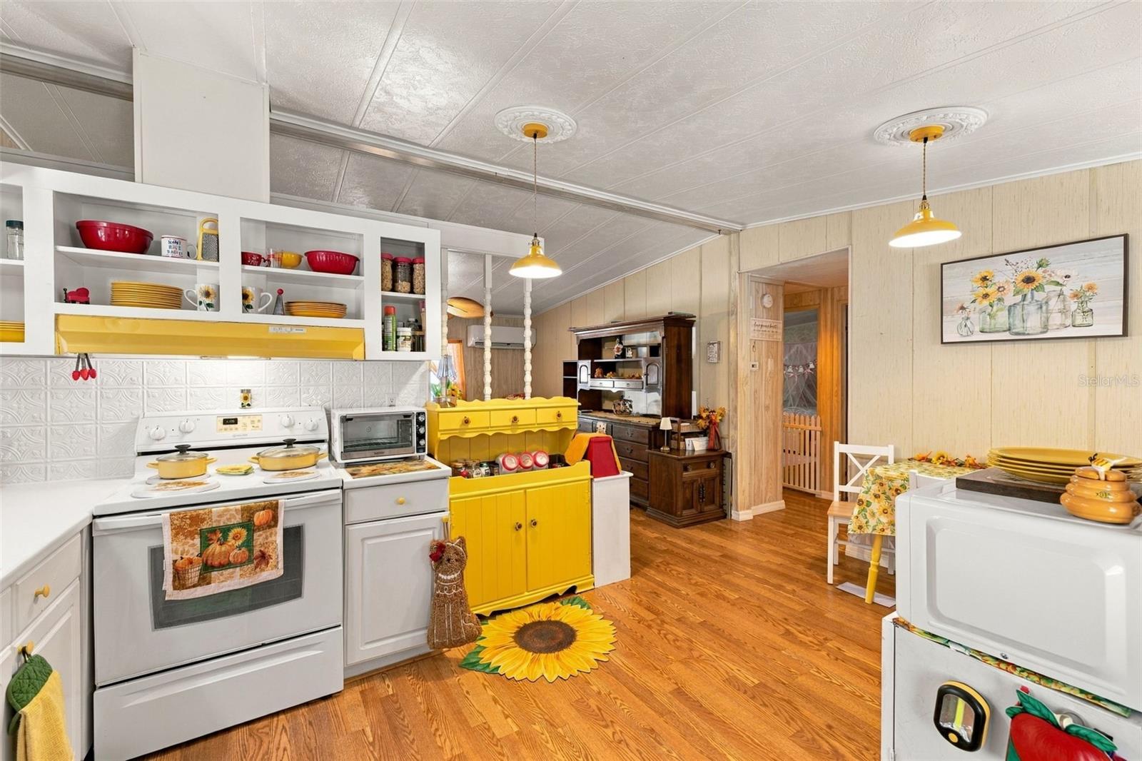 3407 TIKI DR — photo 6