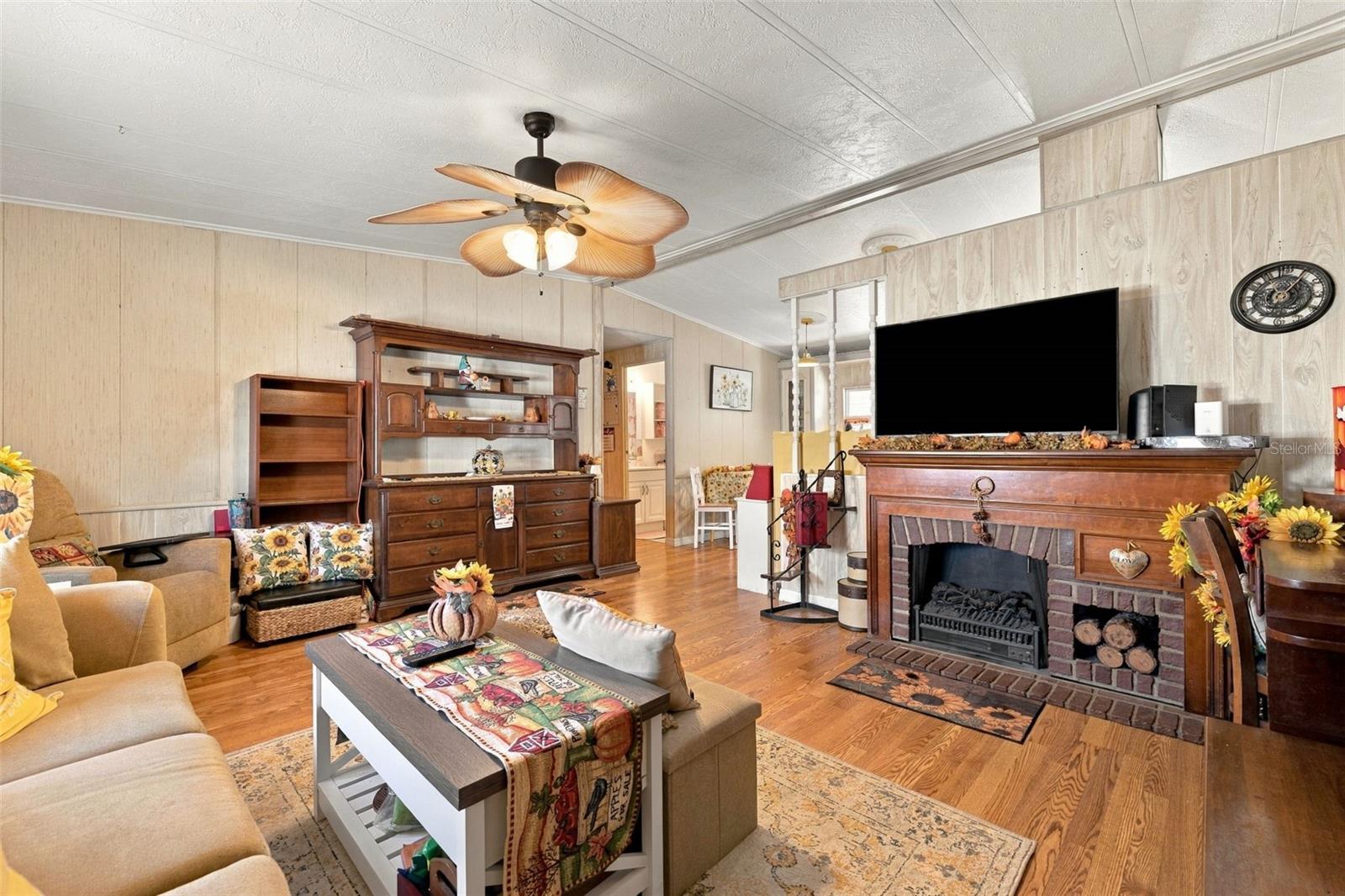 3407 TIKI DR — photo 12