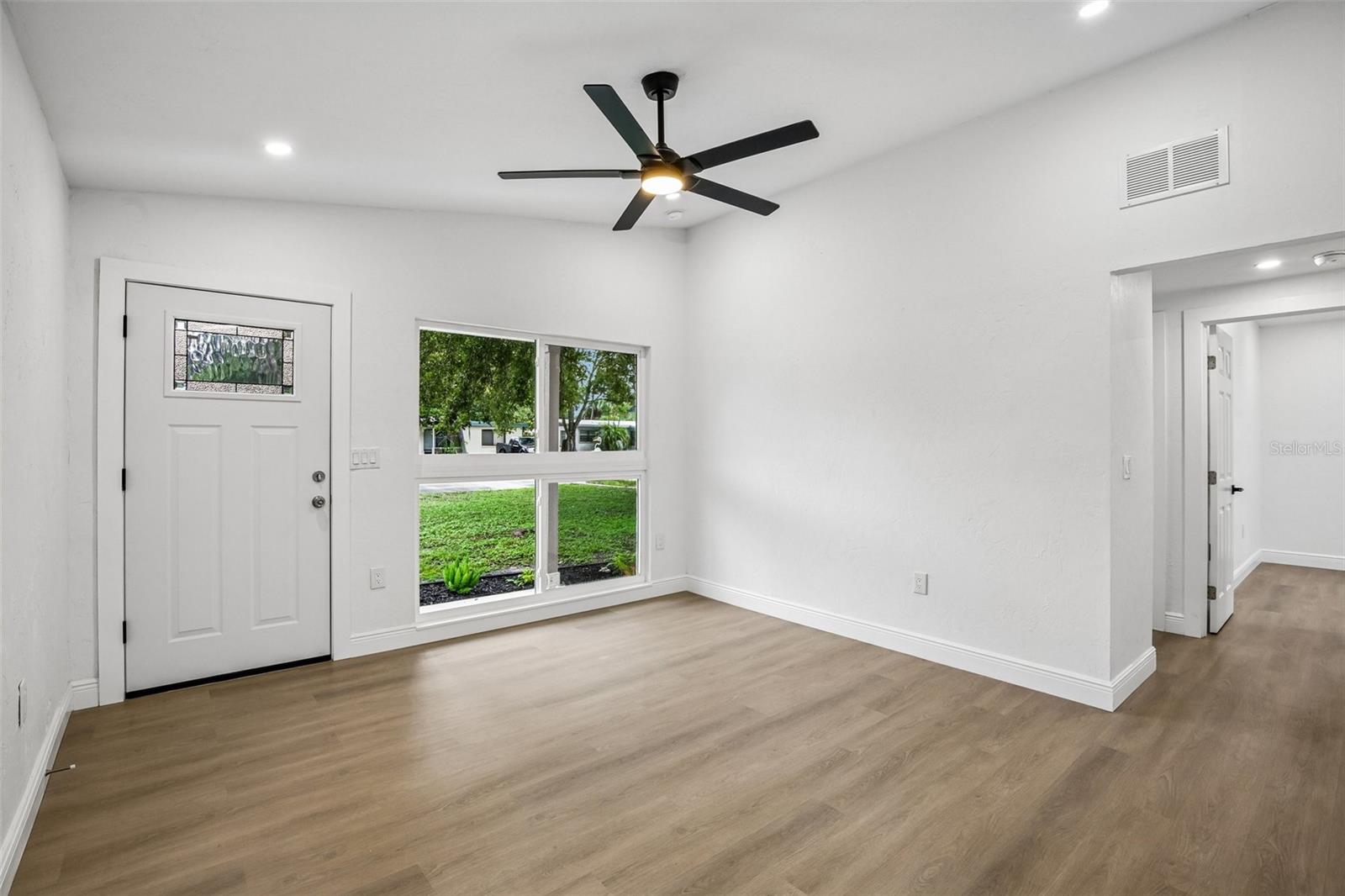 334 E CORNELIUS CIR — photo 10