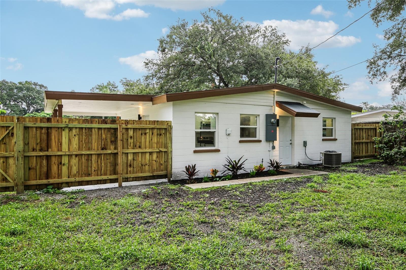 334 E CORNELIUS CIR — photo 23