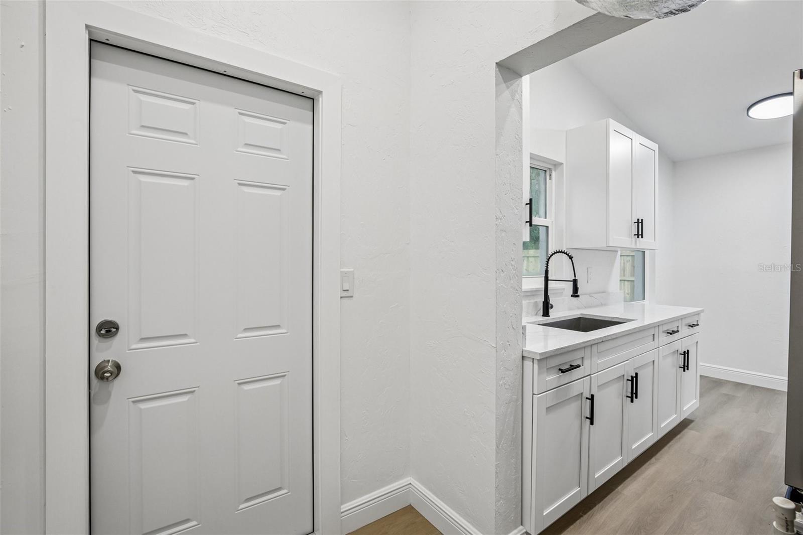 334 E CORNELIUS CIR — photo 17