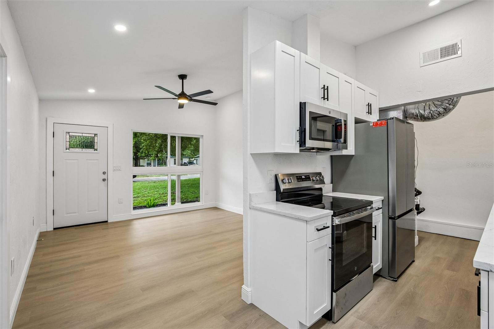 334 E CORNELIUS CIR — photo 12
