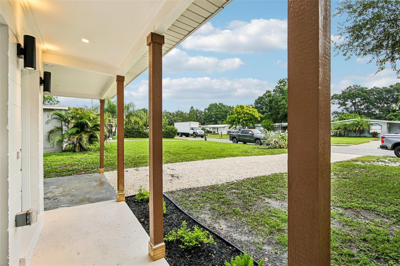 334 E CORNELIUS CIR — photo 5