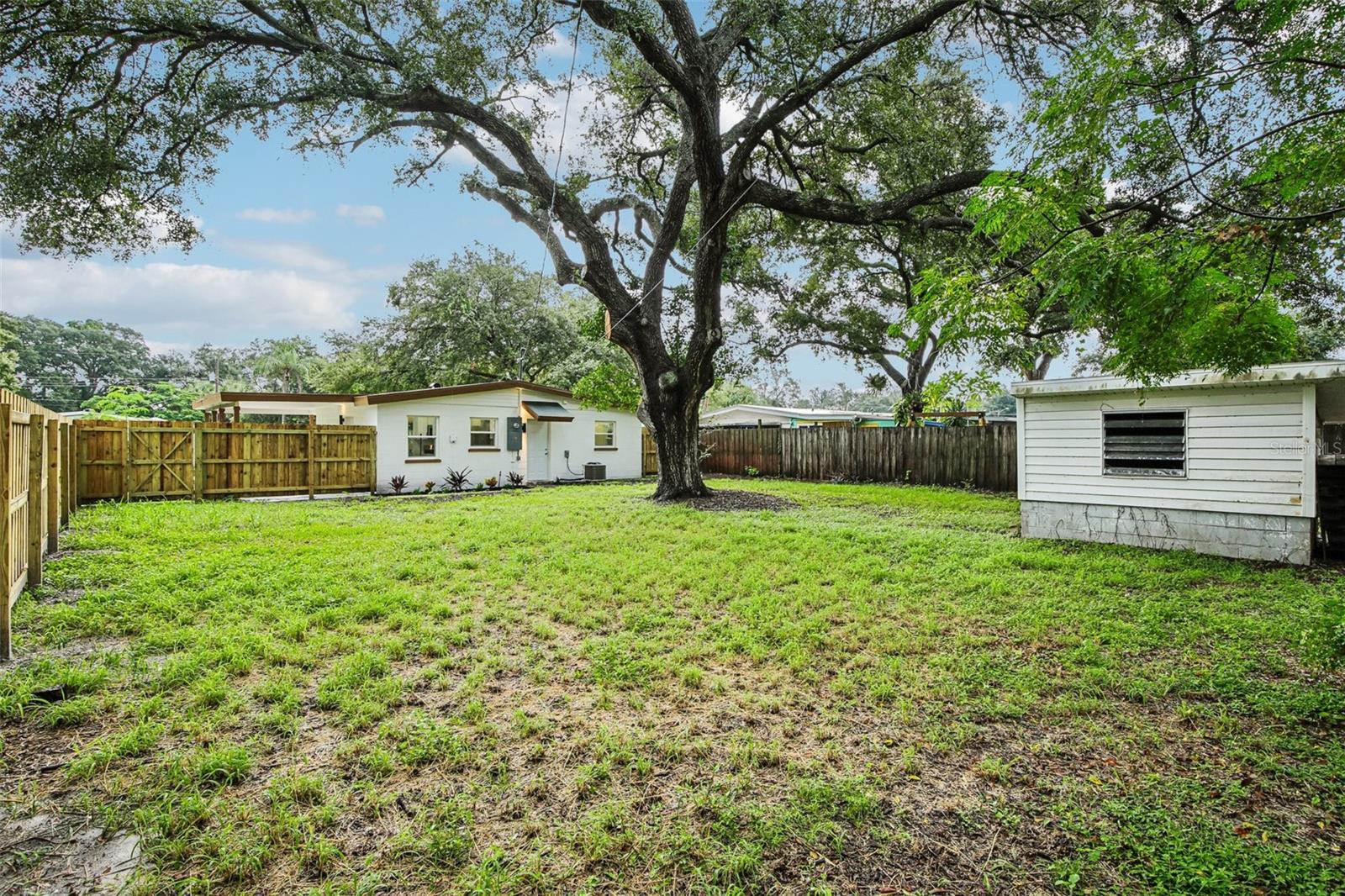 334 E CORNELIUS CIR — photo 24