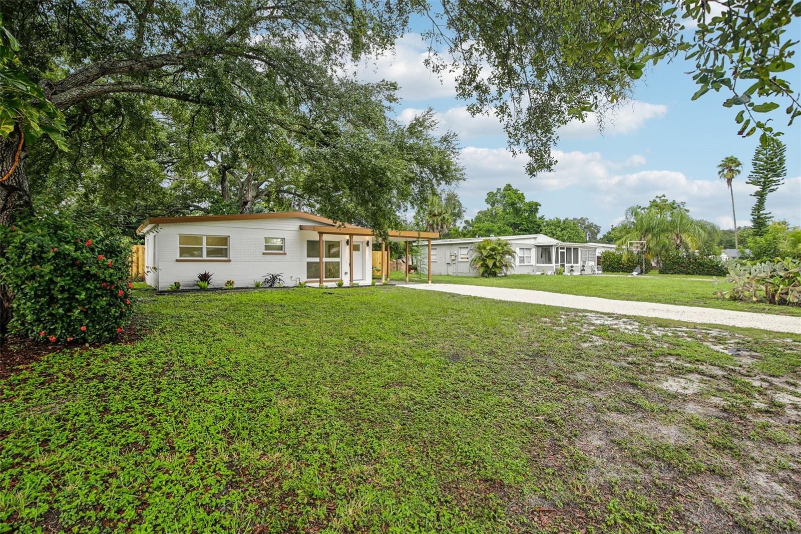 334 E CORNELIUS CIR — photo 4