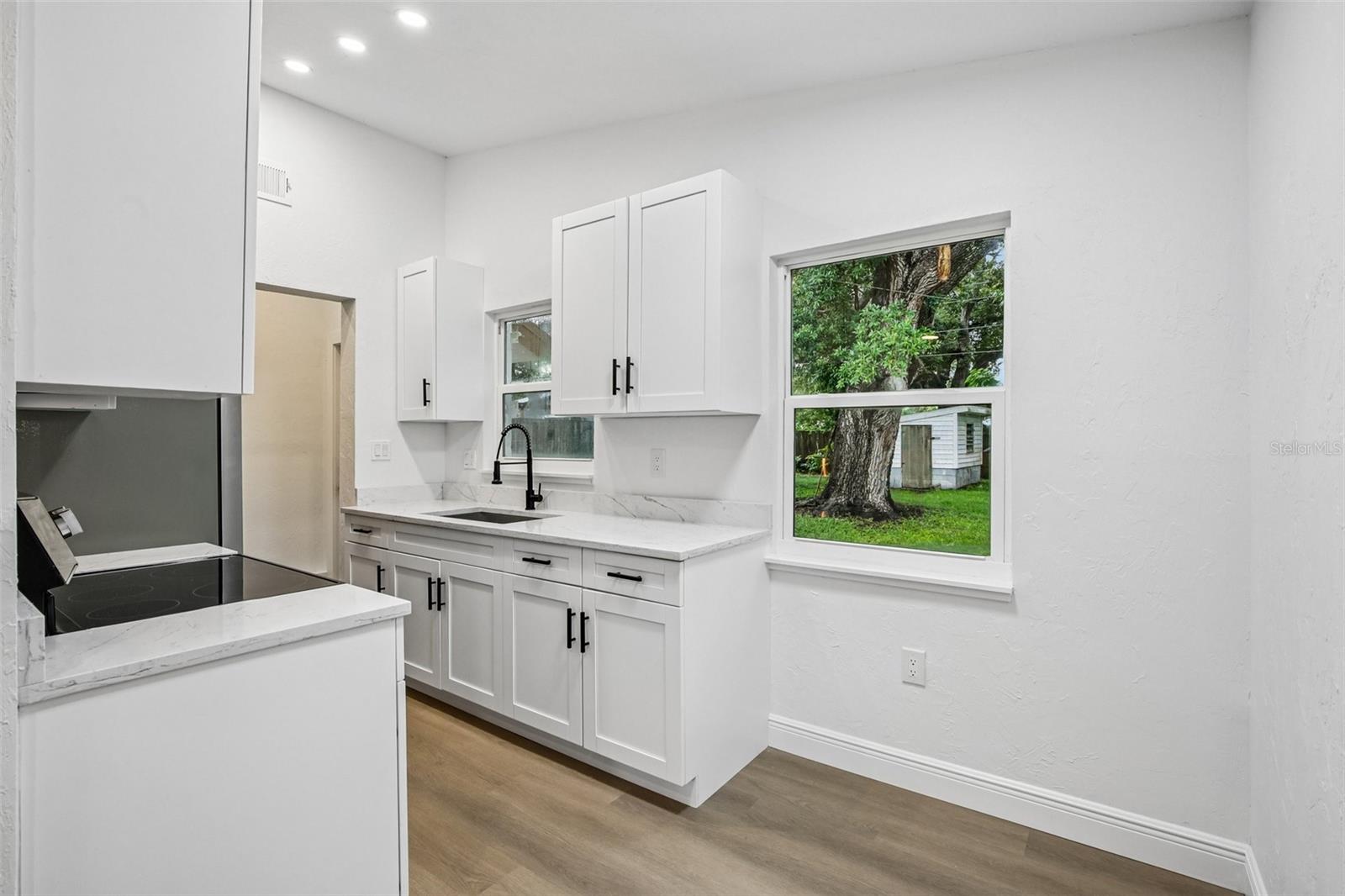 334 E CORNELIUS CIR — photo 11