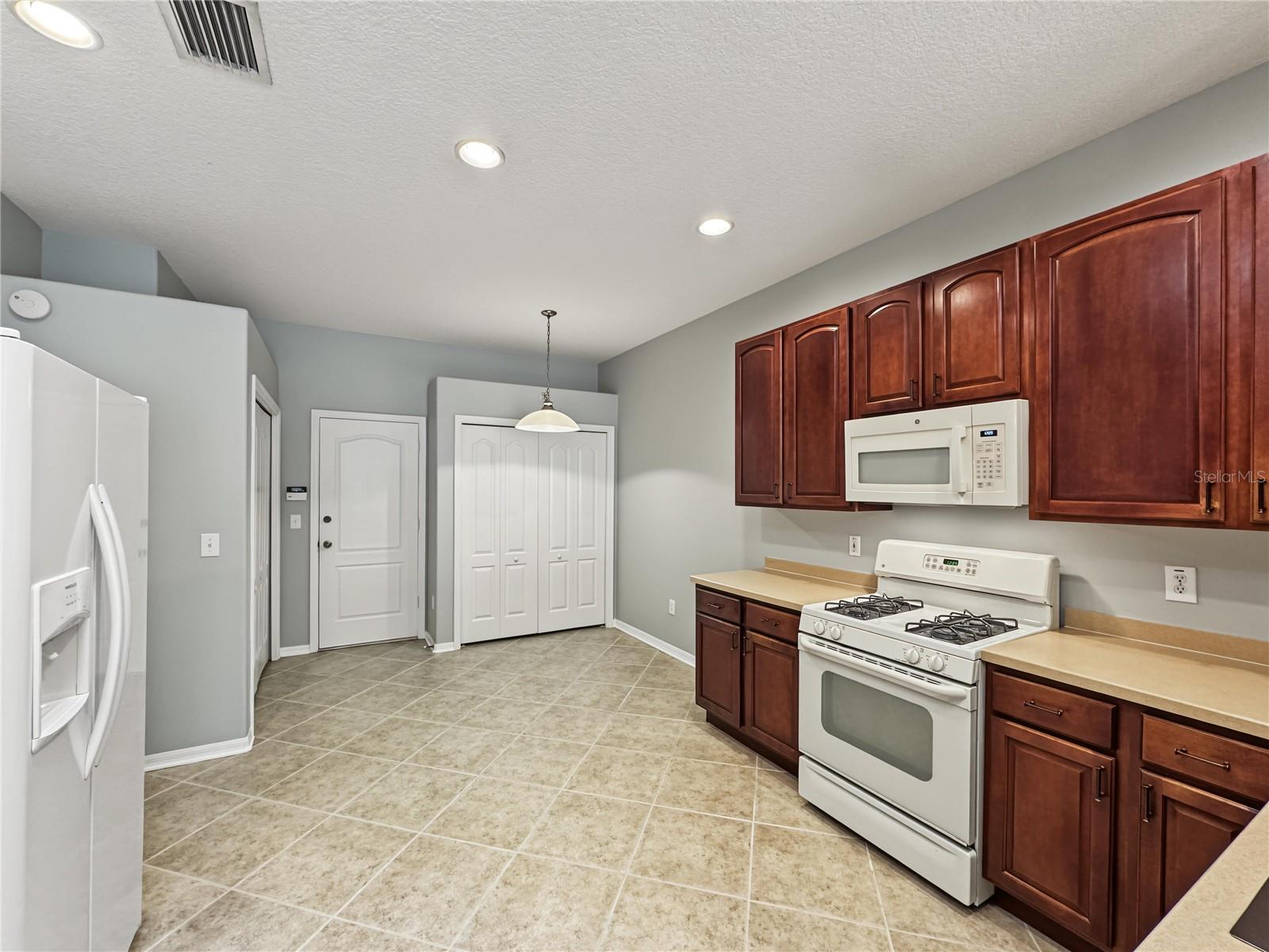 30935 WHITLOCK DR — photo 8