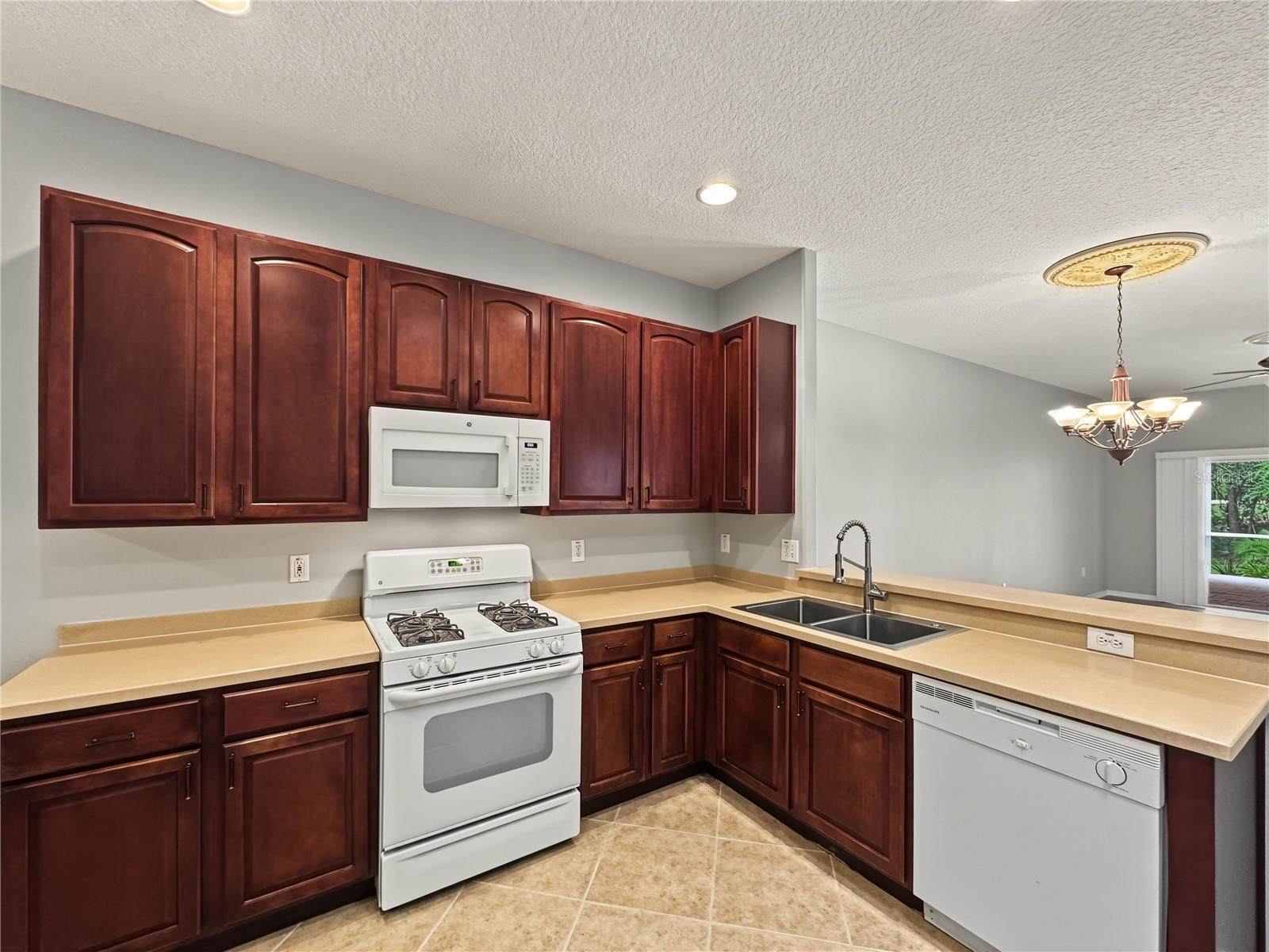 30935 WHITLOCK DR — photo 6