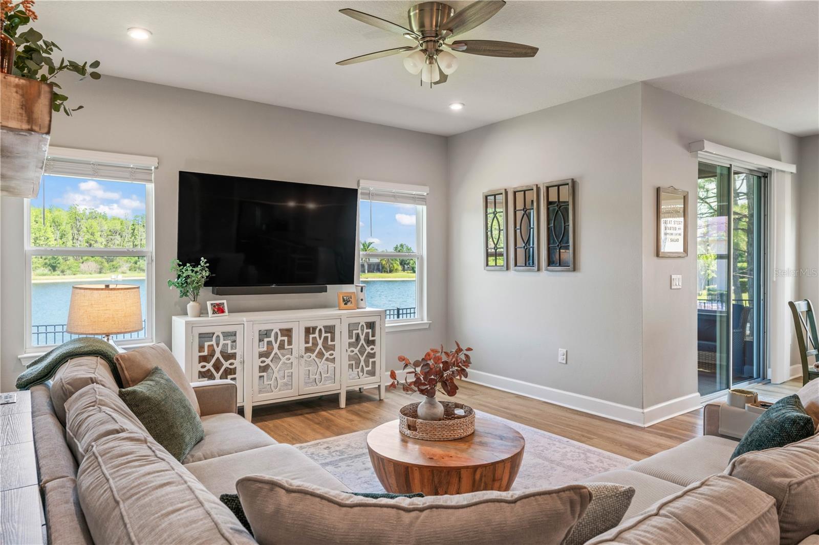 2443 PORTICO ST — photo 12