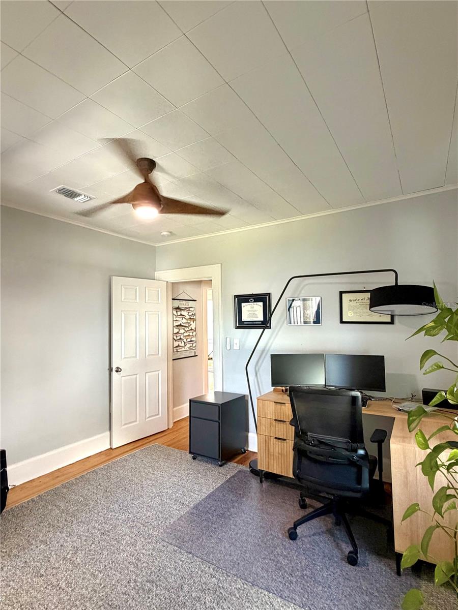 4623 IRIS ST N — photo 19