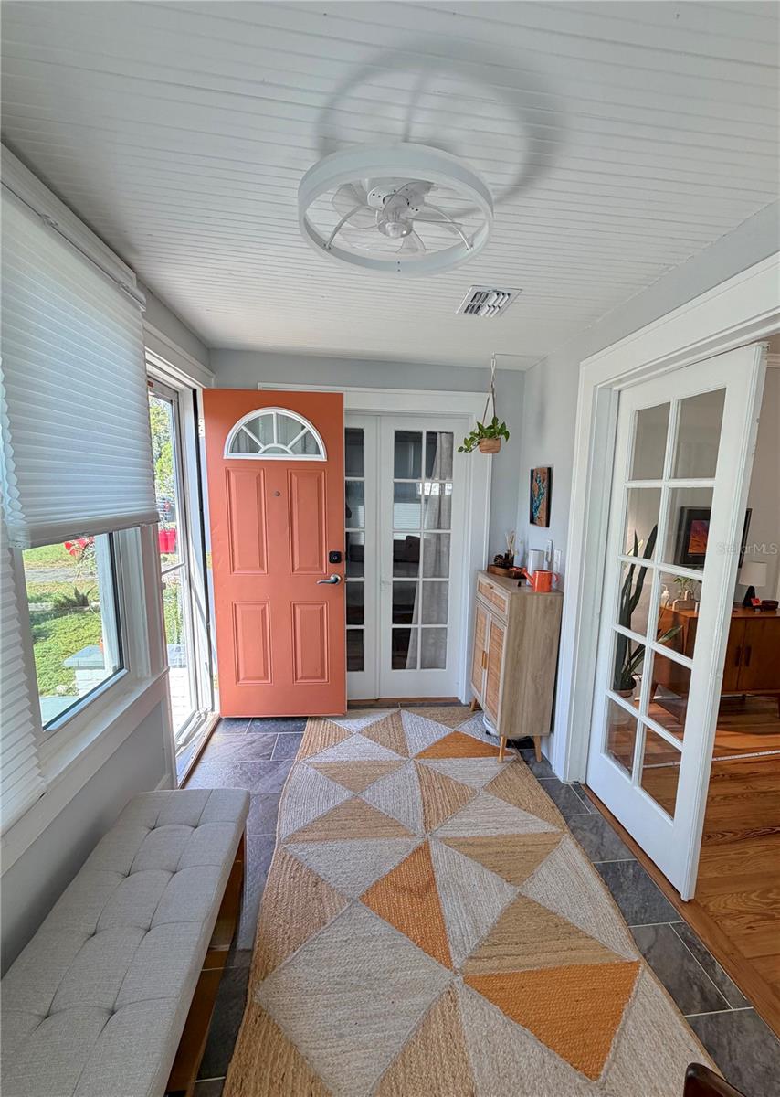 4623 IRIS ST N — photo 4