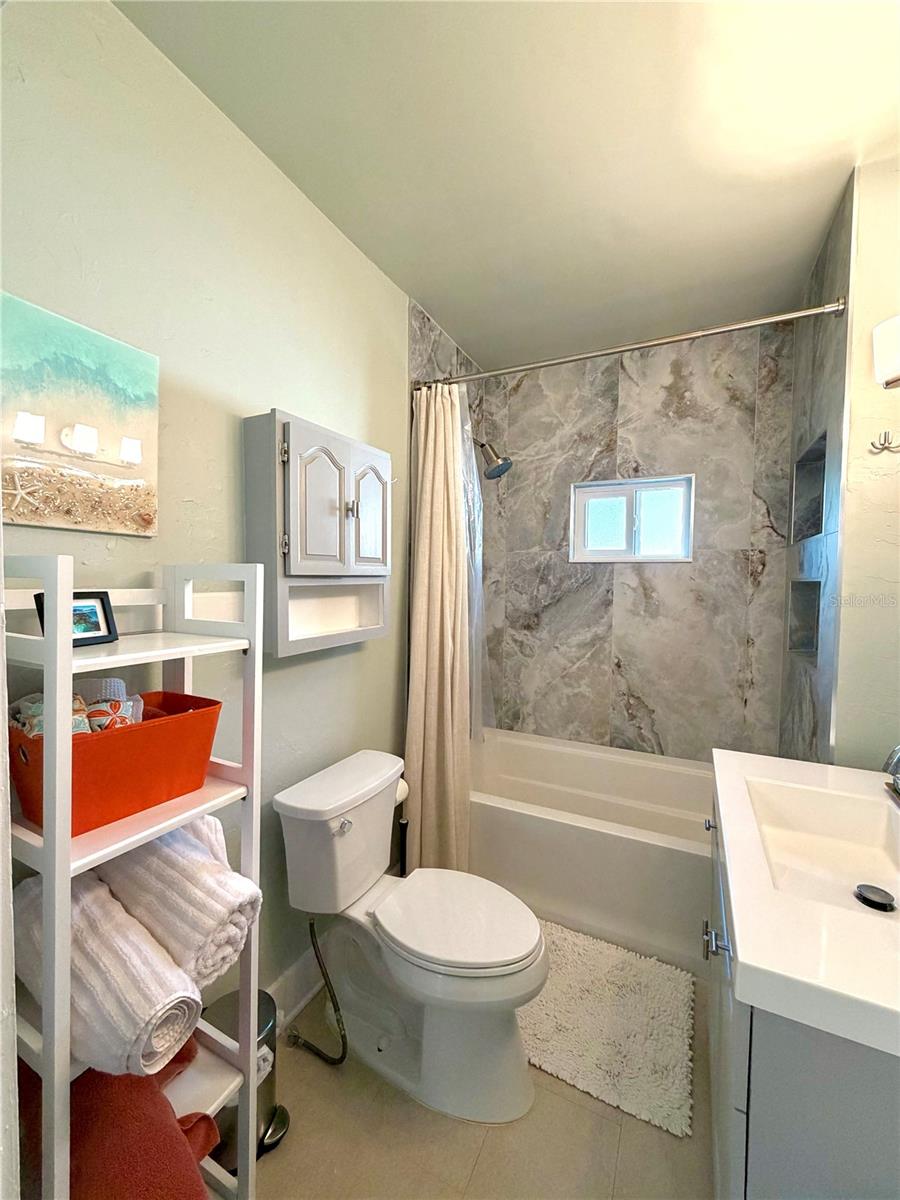 4623 IRIS ST N — photo 21