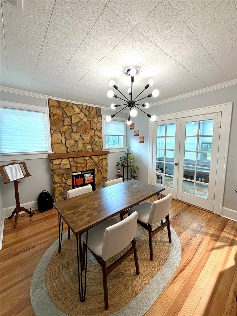 4623 IRIS ST N — photo 8