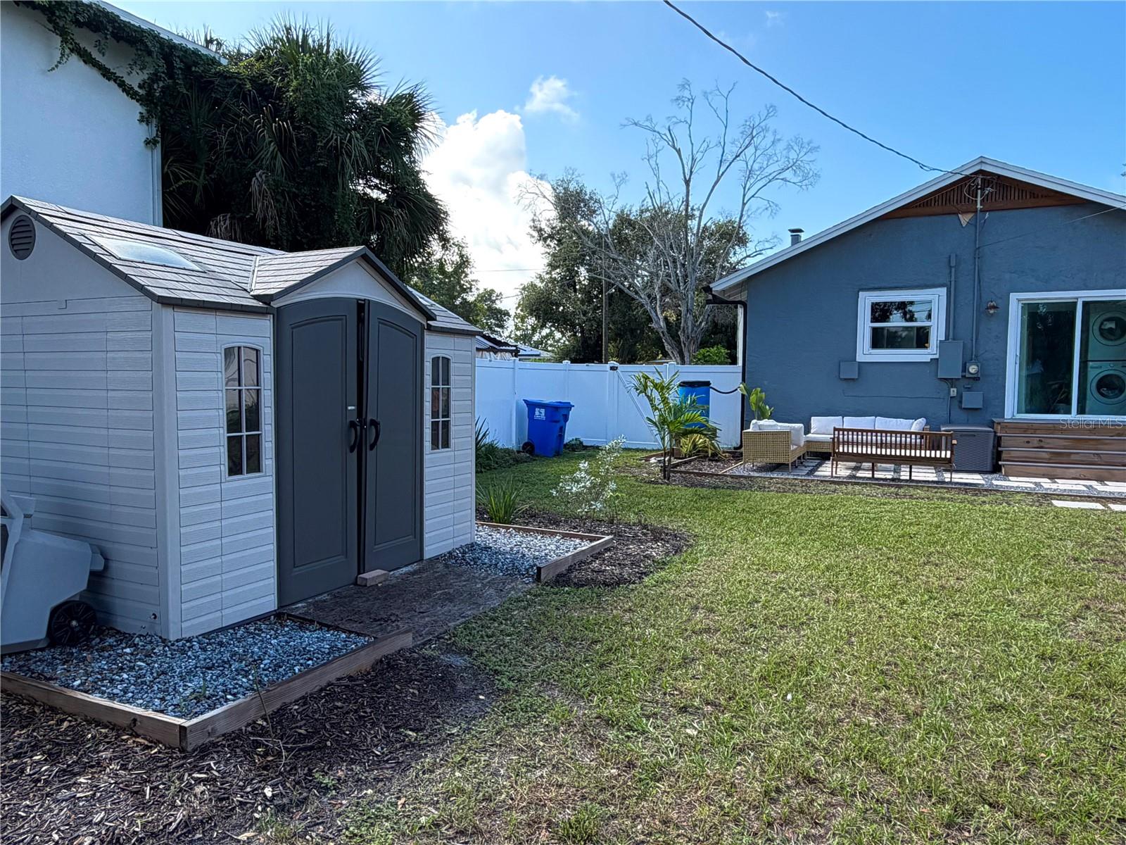 4623 IRIS ST N — photo 30