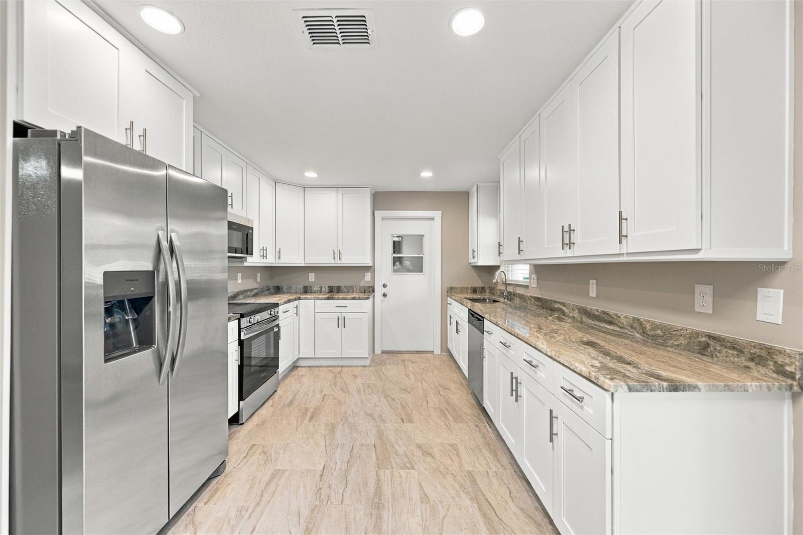 3205 DUNBAR DR — photo 3