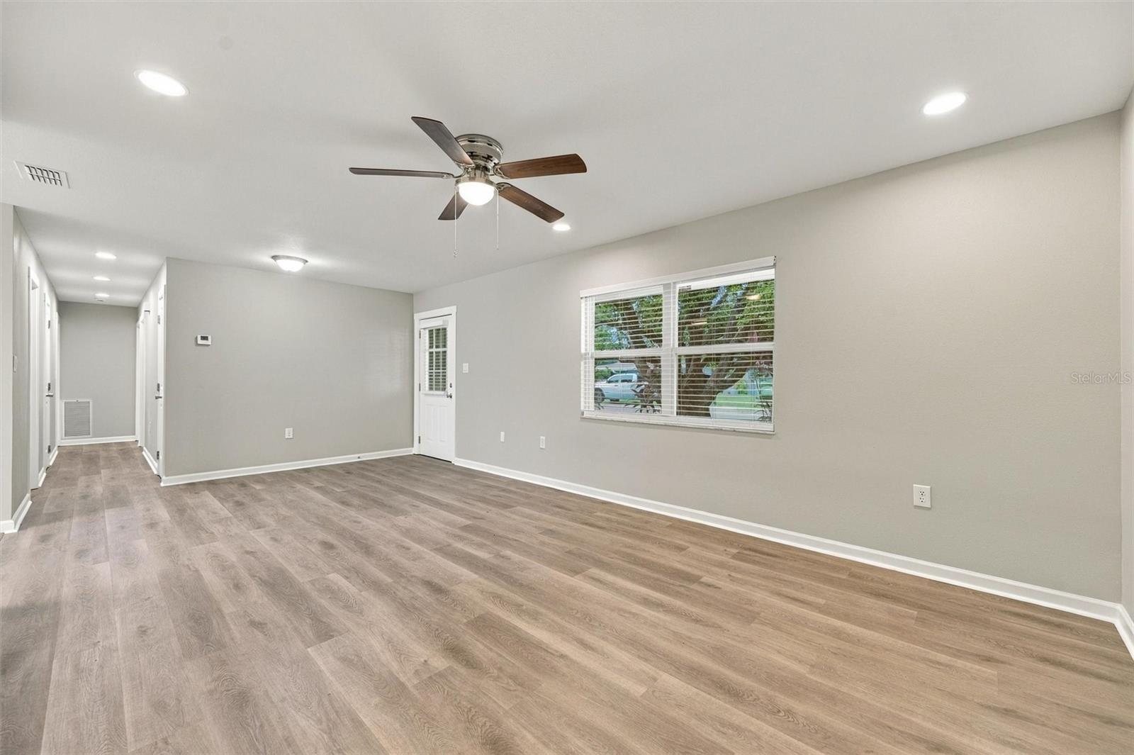 3205 DUNBAR DR — photo 7