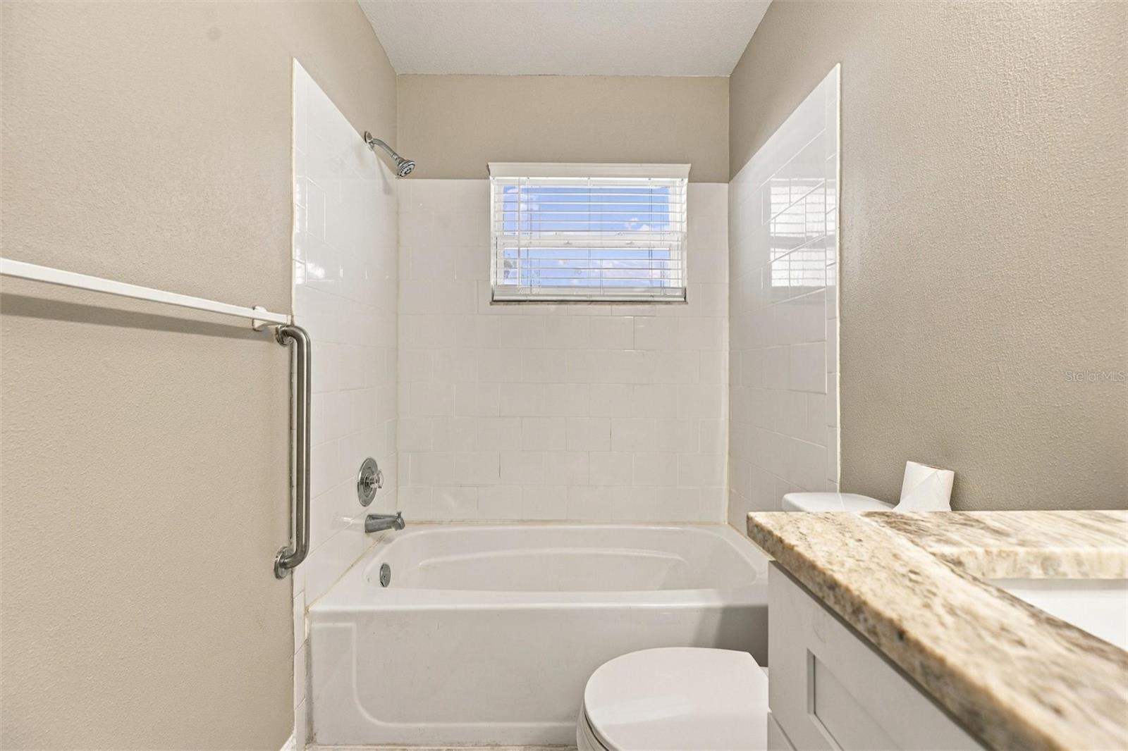 3205 DUNBAR DR — photo 25
