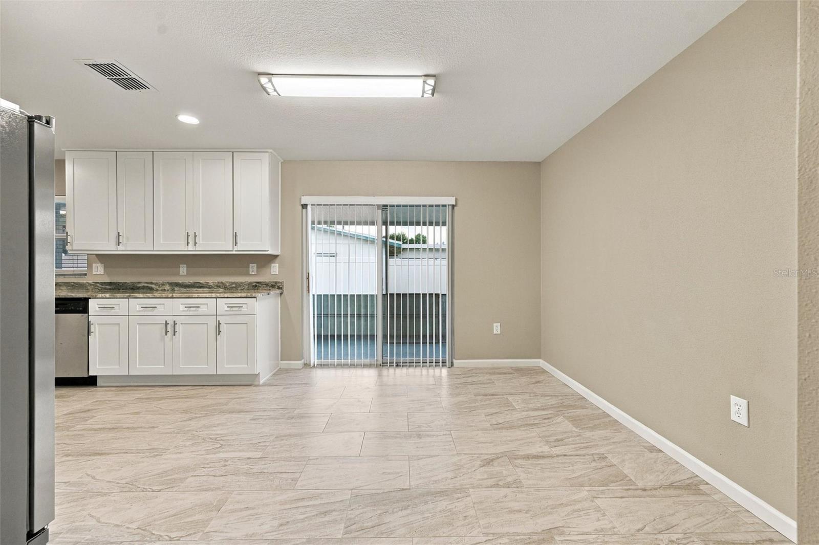 3205 DUNBAR DR — photo 9