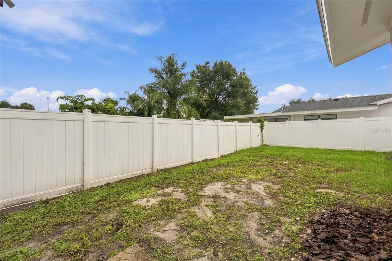 3205 DUNBAR DR — photo 38