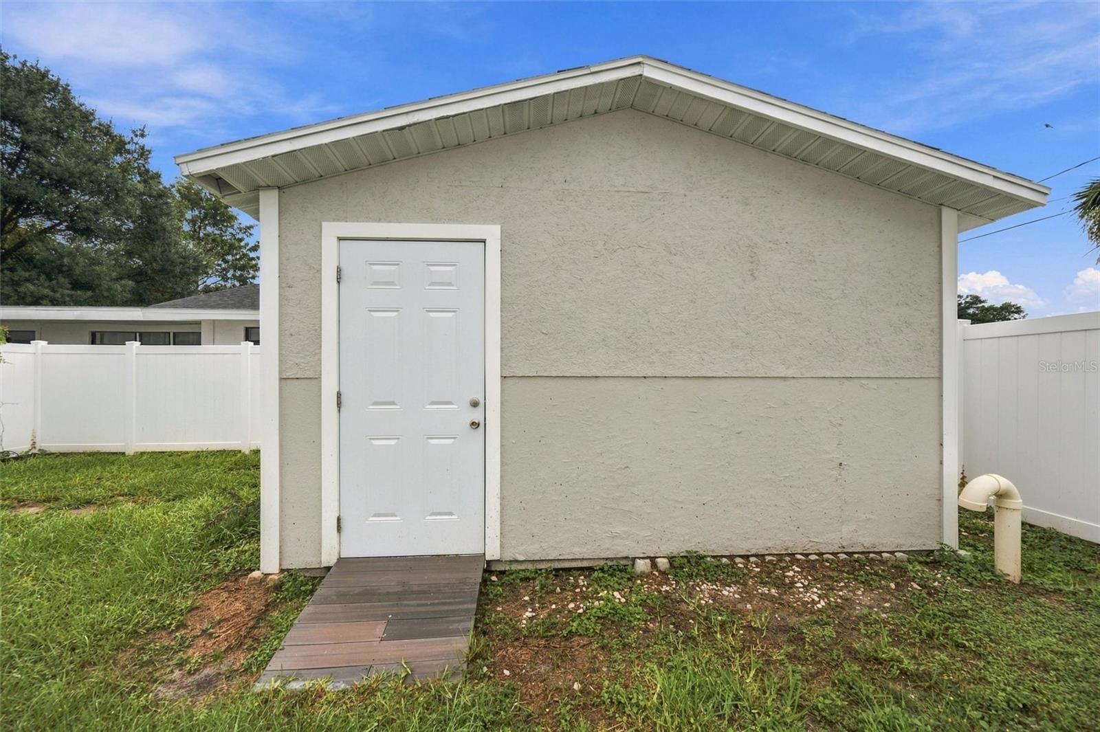 3205 DUNBAR DR — photo 36