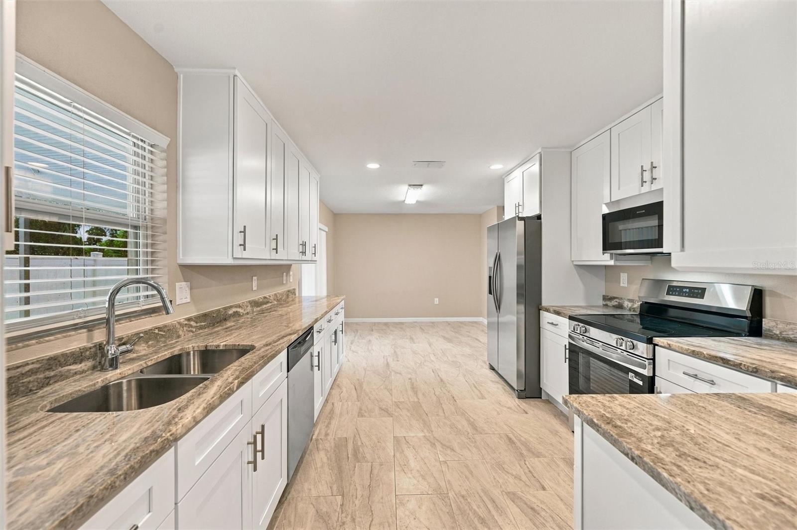 3205 DUNBAR DR — photo 16