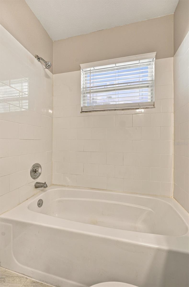 3205 DUNBAR DR — photo 26