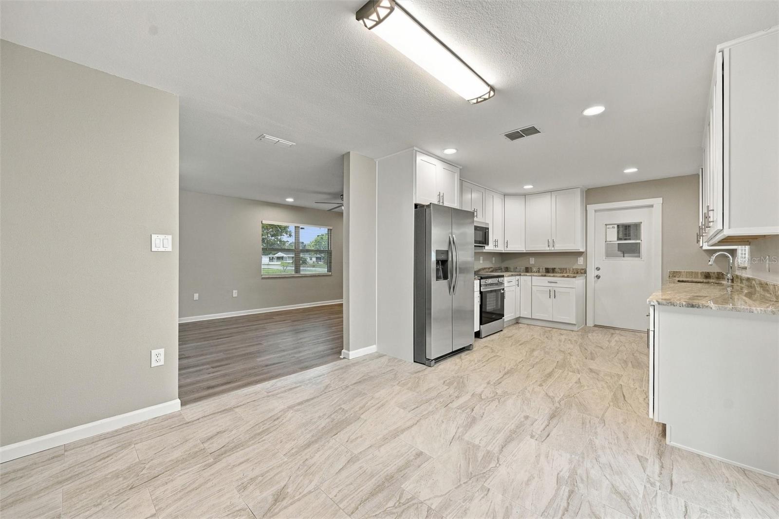 3205 DUNBAR DR — photo 11