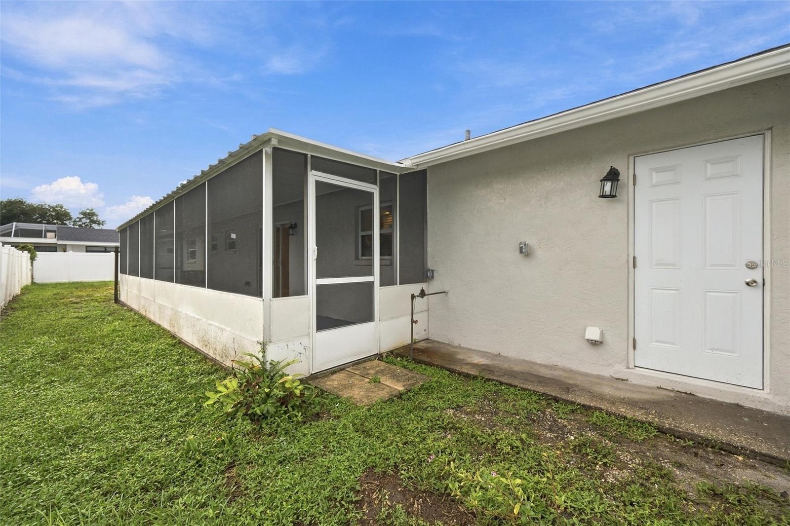 3205 DUNBAR DR — photo 33