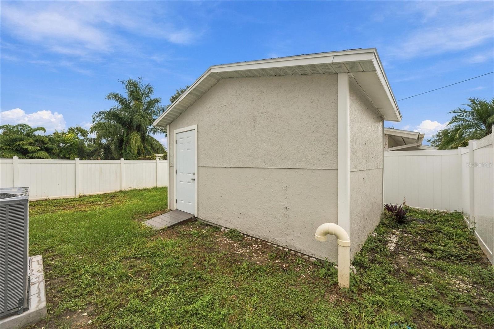 3205 DUNBAR DR — photo 39