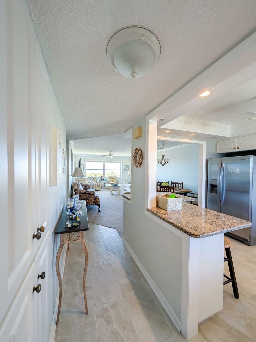 4725 COVE CIR #APT 609 — photo 2