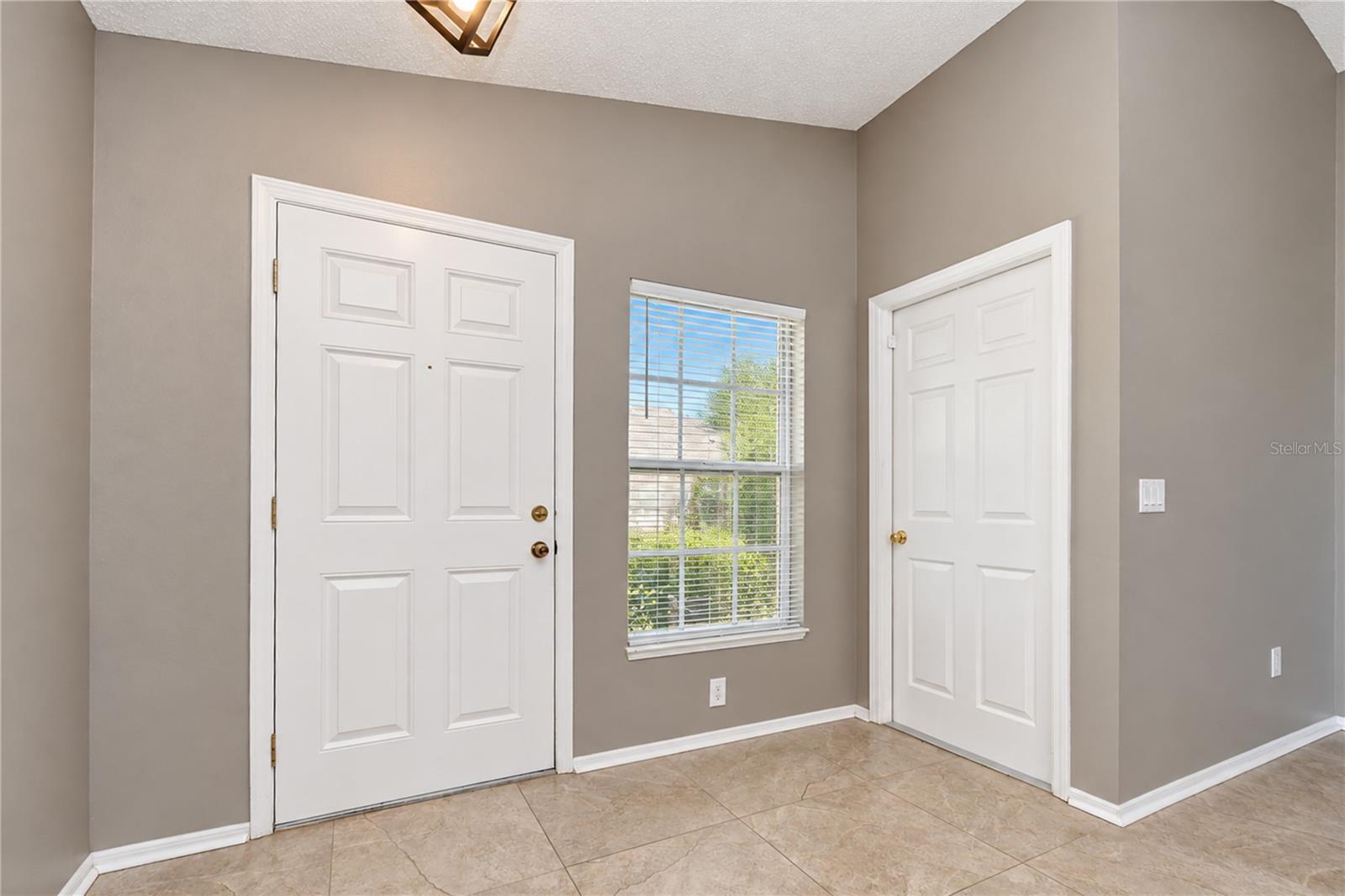 8736 MORRISON OAKS CT — photo 4