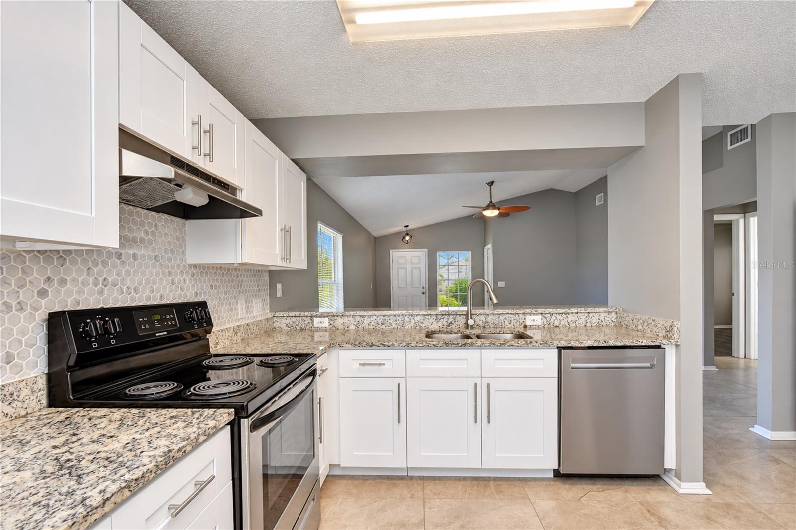 8736 MORRISON OAKS CT — photo 18
