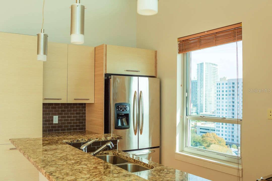 400 4TH AVE S #1207 — photo 10