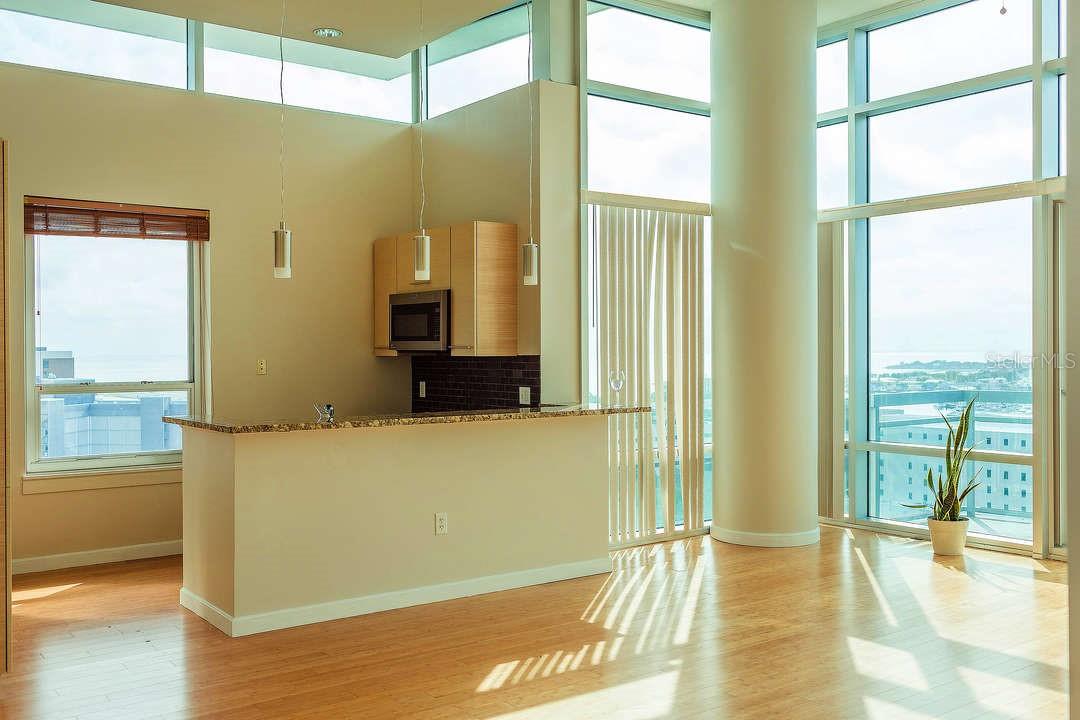 400 4TH AVE S #1207 — photo 9