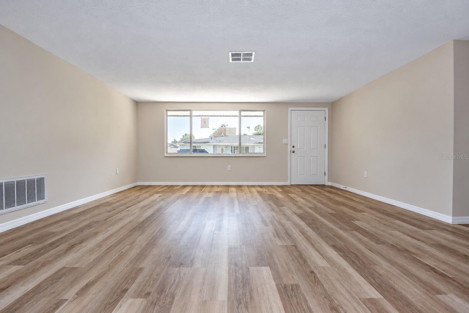 7421 SANDALWOOD DR — photo 6