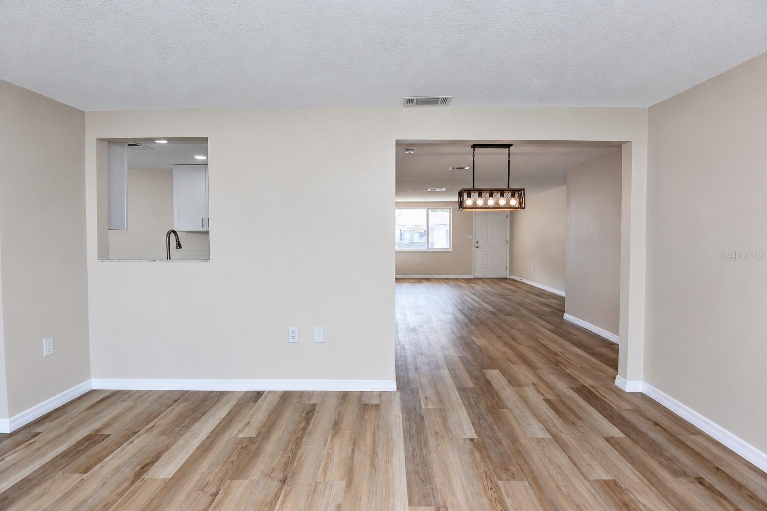 7421 SANDALWOOD DR — photo 16