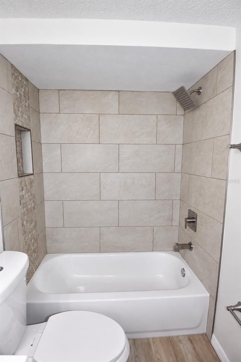 7421 SANDALWOOD DR — photo 21