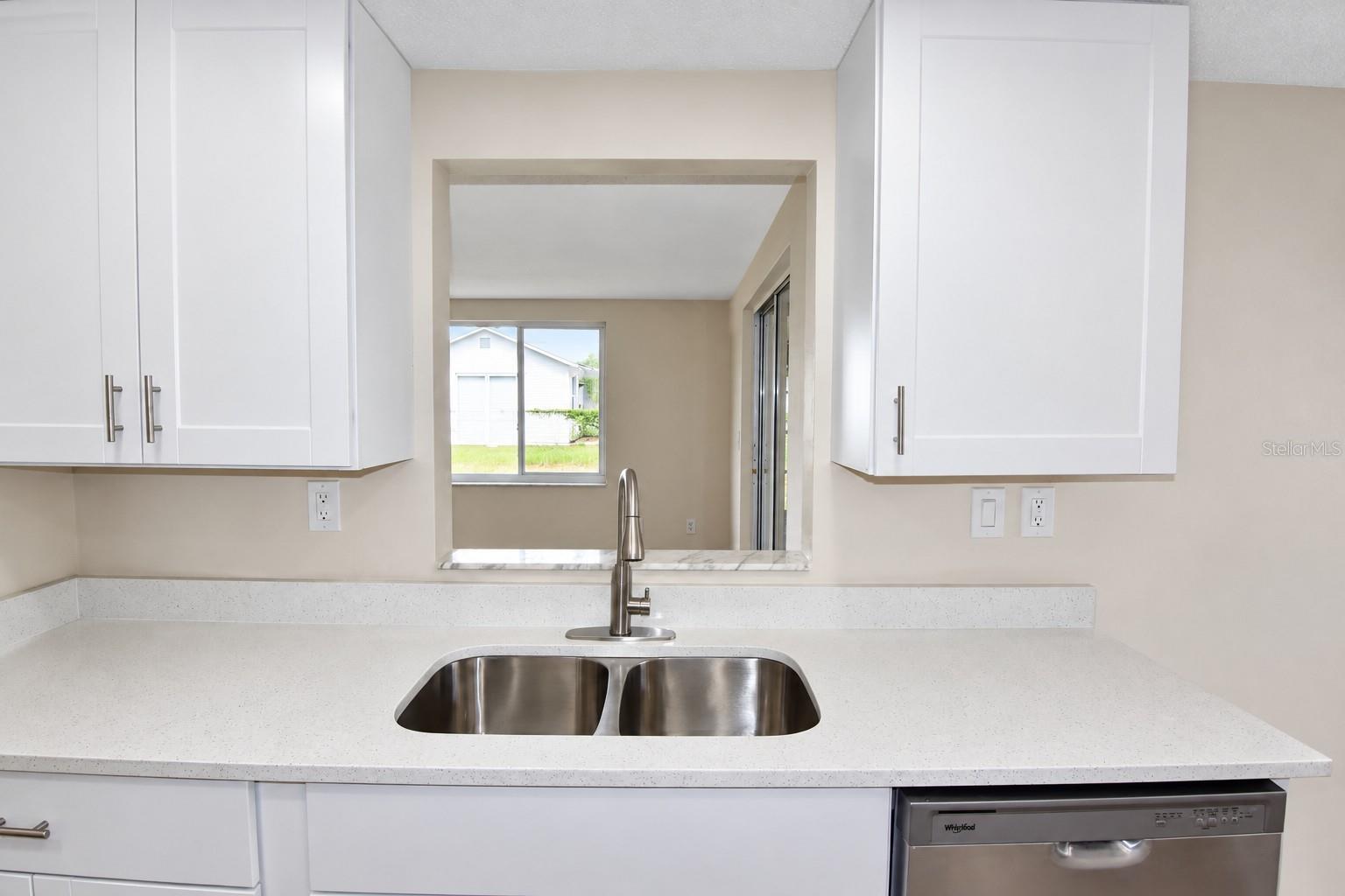 7421 SANDALWOOD DR — photo 13