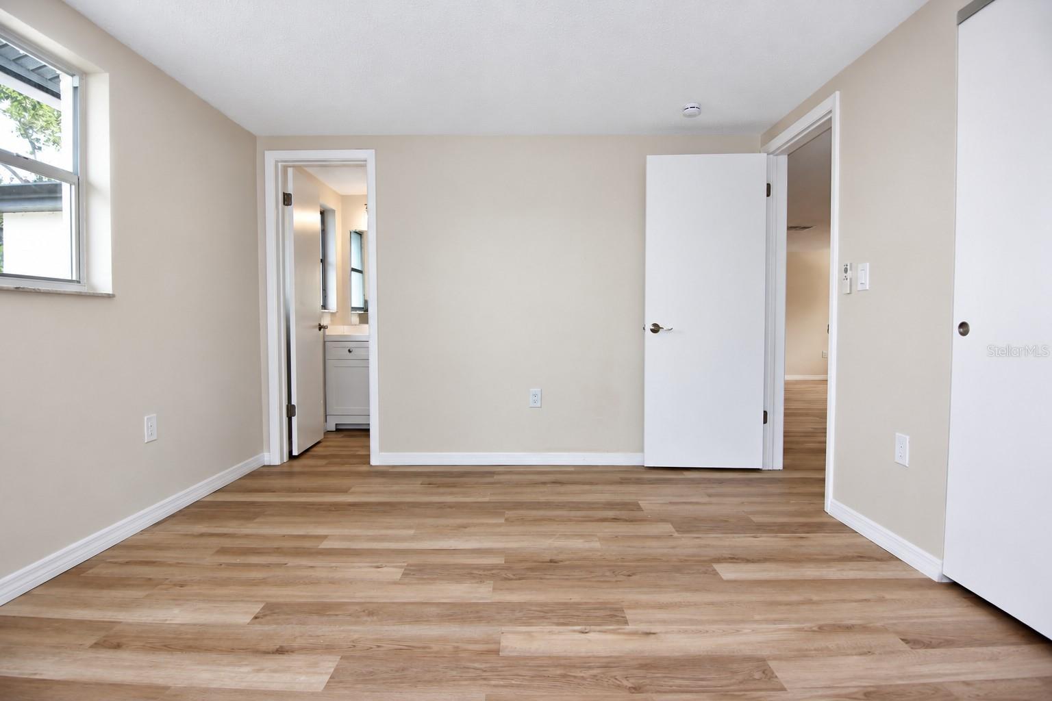7421 SANDALWOOD DR — photo 19